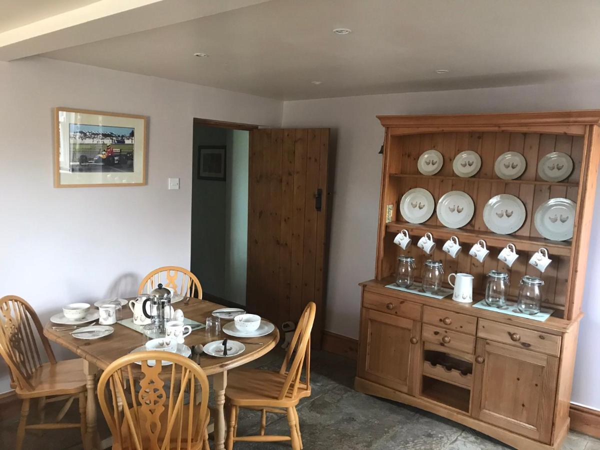 Manor Farm Bed And Breakfast Бакстон Номер фото
